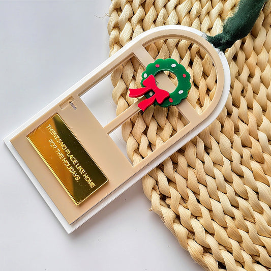 Elegant Arch Window Christmas Ornament – Custom Engraved Wreath Keepsake